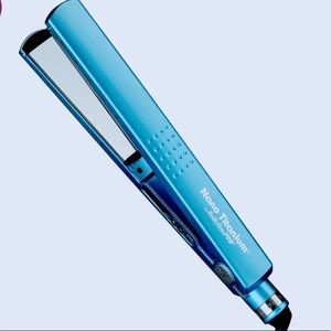 BabyLiss Pro Nano Titanium Straightener